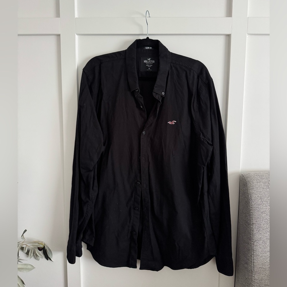 Hollister Men's Classic Black Button Down Shirt